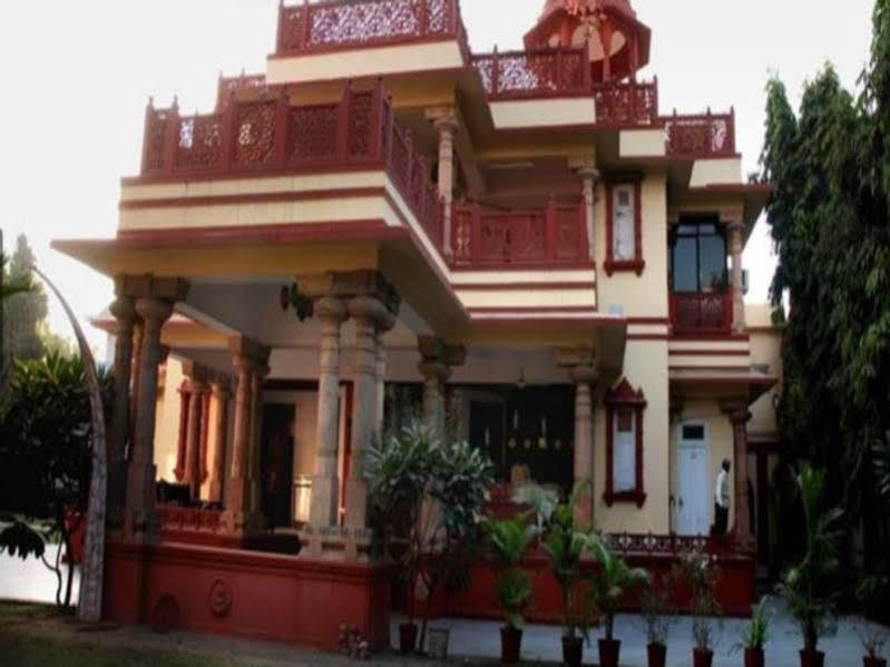 Hotel Siddhartha Palace Ahmedabad Exterior foto